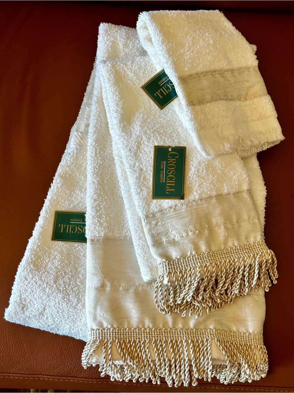 NOS NWT Croscill “Parfait” Luxury Towel set. Bath hand & finger tip towels.